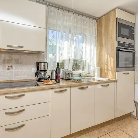 Lili Kastav Apartman Rubesi