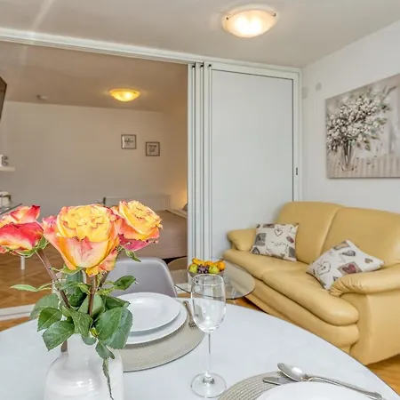 Lili Kastav Apartman Rubesi